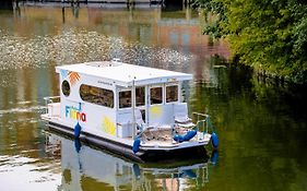 Hausboot Fiona Im Yachthafen Berlin-Schmoeckwitz Auf Der Spree Und Dem Mueggelsee Von Anfang April Bis Ende Oktober